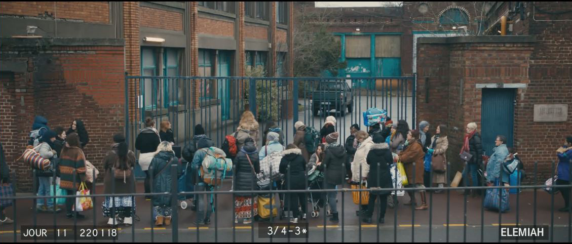 stills décor les invisibles film - entrée du centre d'accueil pour femme sds - réalisé par louis julien petit 