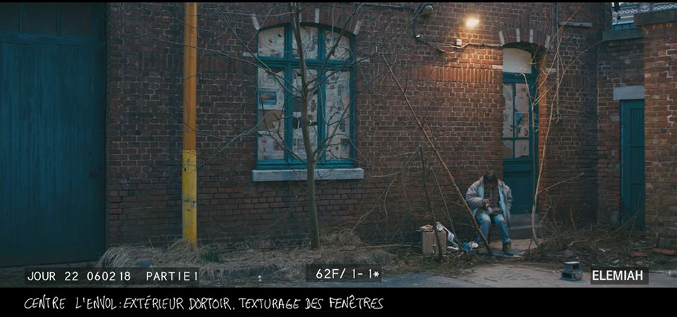 stills décor les invisibles film - entrée du dortoir du centre d'accueil - réalisé par Louis-Julien Petit