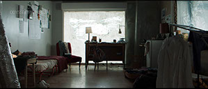 stills intérieur maison d'audrey lamy - la brigade film louis julien petit 