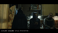 stills du décor du film vermines réalisé par sebastien vanicek - scénario florent bernard - cuisine de l'appartement Kaleb