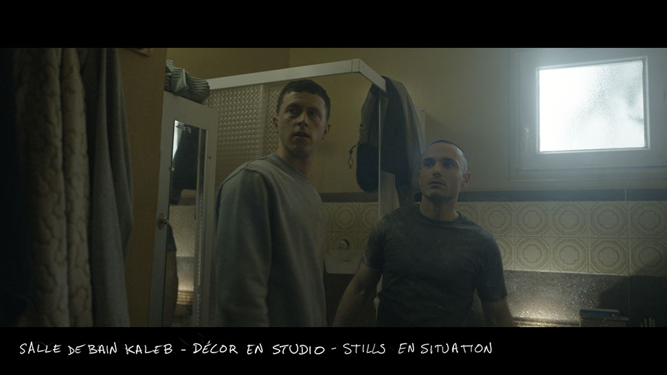 photo du décor en studio de la salle de bain pour le film vermines réalisé par sebastien vanicek avec finnegan oldfield et jerome niel
