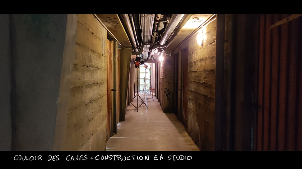 photo du décor en studio pour le film vermines réalisé par sebastien vanicek - le couloir des caves de l'immeuble des arènes Picasso