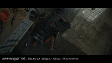 stills du décor du film vermines réalisé par sebastien vanicek - scénario florent bernard - salon de l'appartement de TN en topshot
