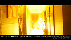 stills du décor du film vermines réalisé par sebastien vanicek - hall d'entrée de l'immeuble des arènes Picasso en feu