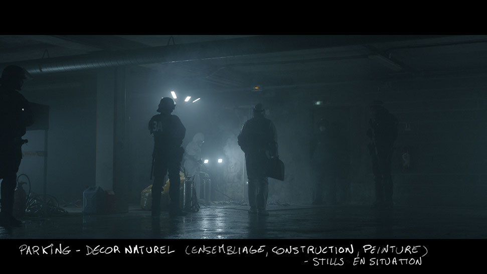 stills du décor du film vermines réalisé par sebastien vanicek - parking souterrain de l'immeuble des arènes Picasso avec la police scientifique